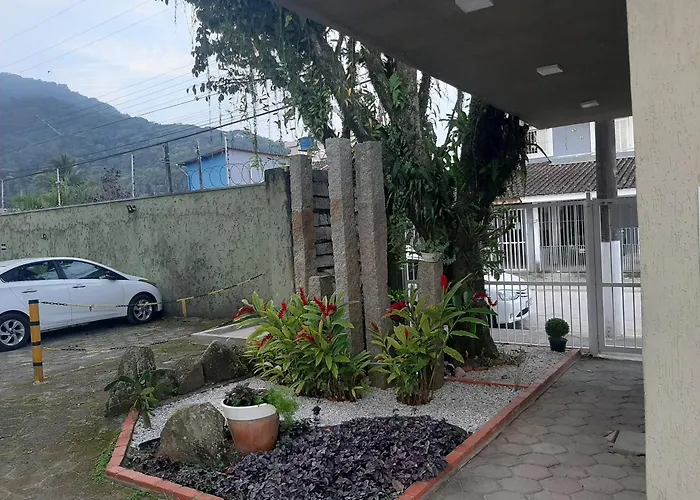 Apto Pertinho Da Praia Internet 500Mb E 3 Tvs 2 Quartos Tv A Cabo Estacionamento Tudo Perto Ubatuba